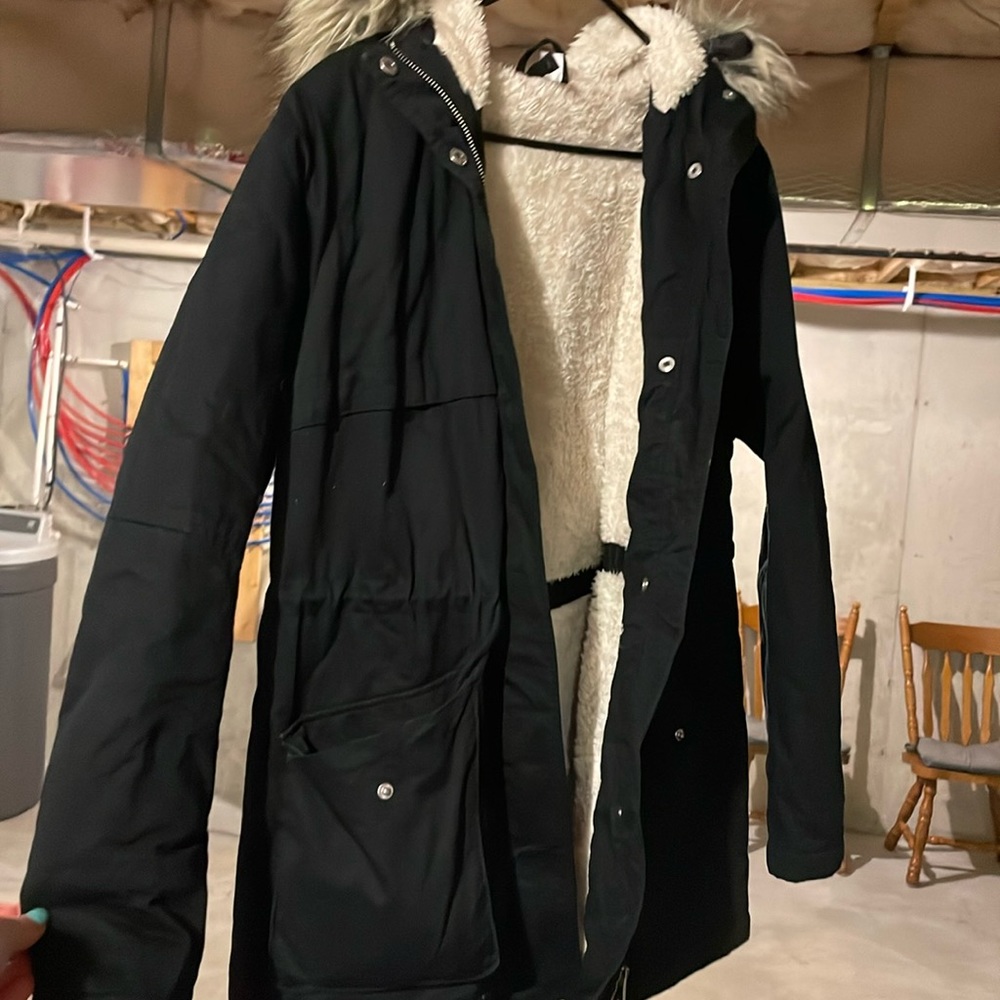 Winter coat fuzzy on the inside size medium H&M